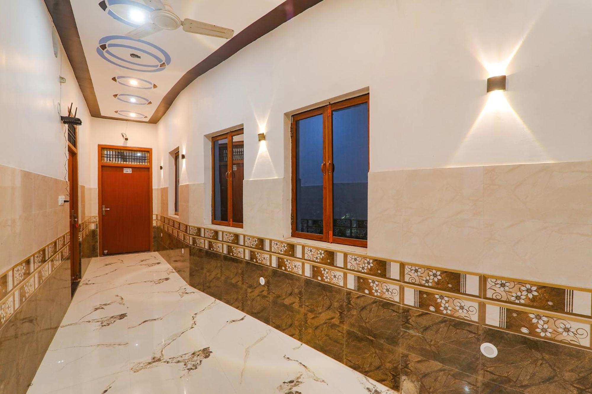 Готель Fabexpress Shree Siya Raman - 500M From Shri Ram Janam Bhumi Ayodhya Екстер'єр фото